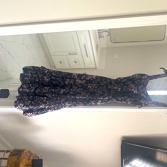 Beautiful floral midi dress  from Everve worn once - Picture 1 of 6